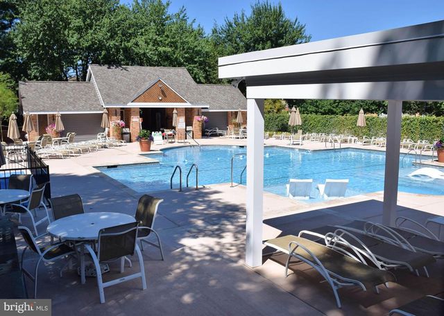 12 RIVER OAKS CIR, Baltimore, MD 21208