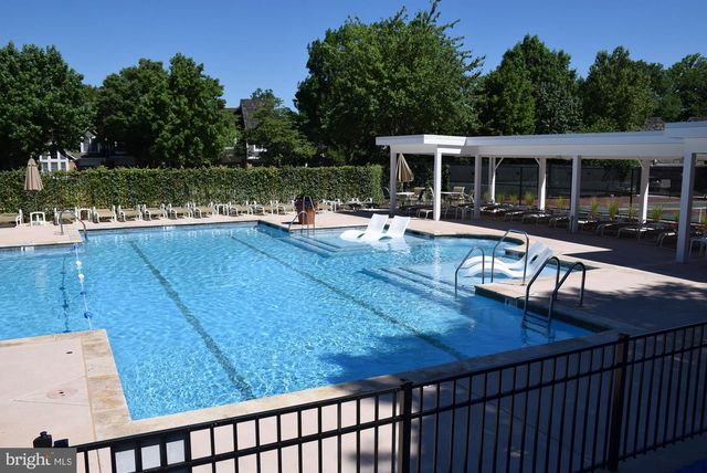 12 RIVER OAKS CIR, Baltimore, MD 21208