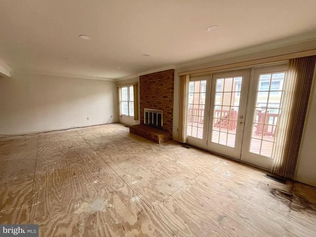 12 RIVER OAKS CIR, Baltimore, MD 21208