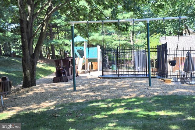 12 RIVER OAKS CIR, Baltimore, MD 21208