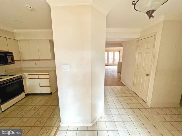 12 RIVER OAKS CIR, Baltimore, MD 21208