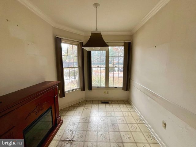 12 RIVER OAKS CIR, Baltimore, MD 21208