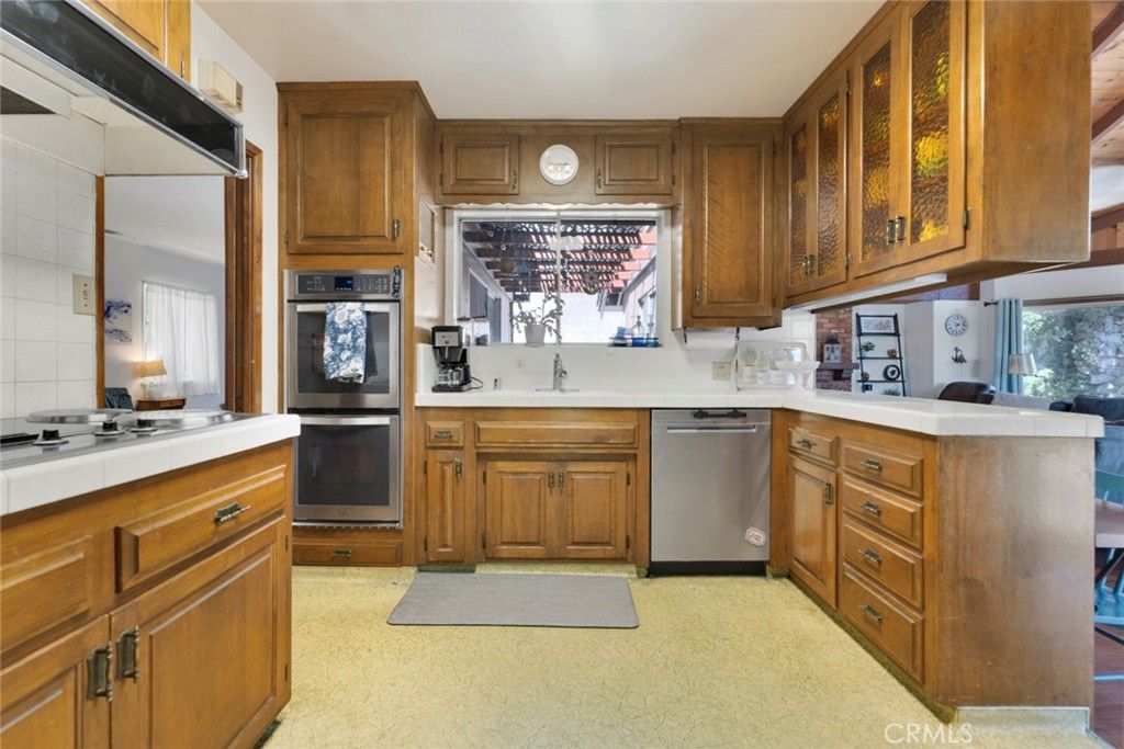 3018 Jolley Drive, Burbank, CA 91504 — photo 3