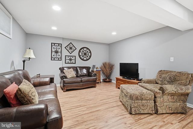 11411 HOLLOW TIMBER CT, Reston, VA 20194