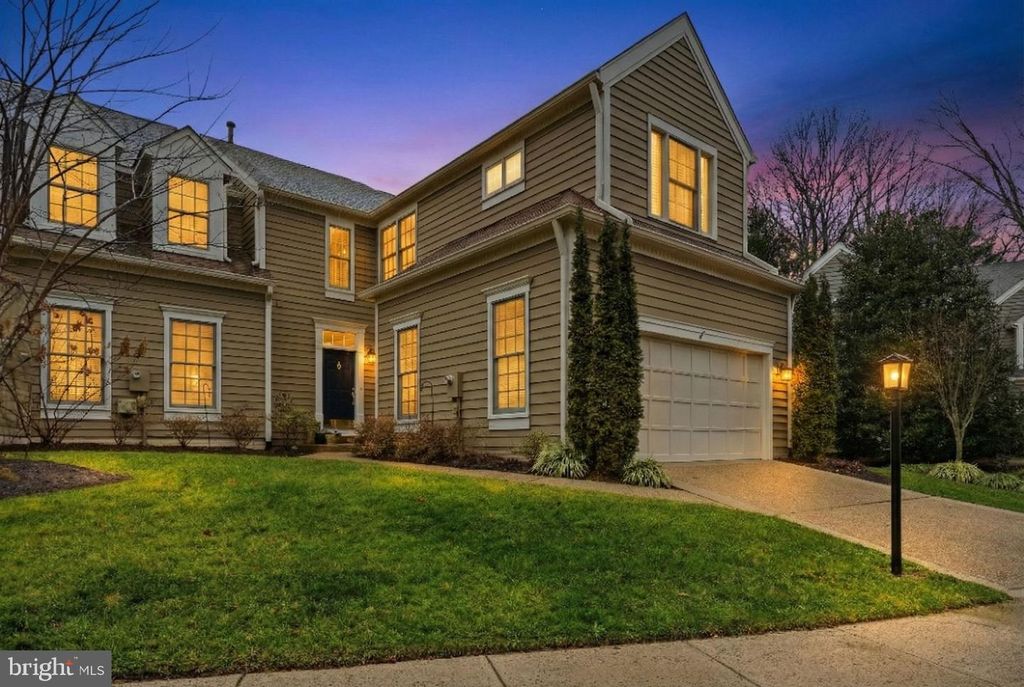 11411 HOLLOW TIMBER CT, Reston, VA 20194