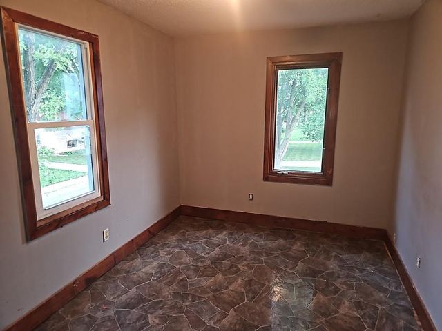 1069 Seminole Avenue, West Saint Paul, MN 55118