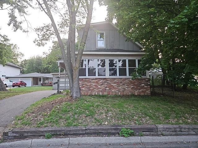 1069 Seminole Avenue, West Saint Paul, MN 55118