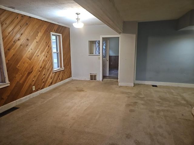 1069 Seminole Avenue, West Saint Paul, MN 55118