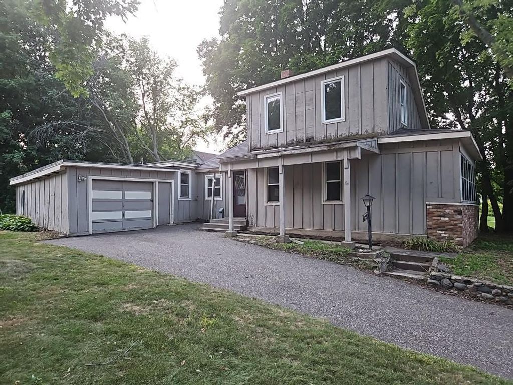 1069 Seminole Avenue, West Saint Paul, MN 55118