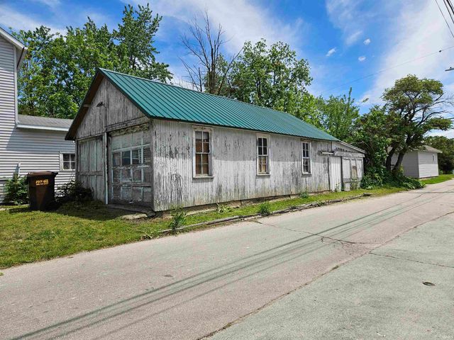 115 High Street, Geneva, IN 46740