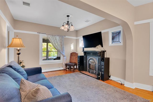 517 Josephine Street, Denver, CO 80206