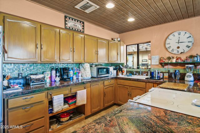 101 S MESQUITE Street, Wickenburg, AZ 85390