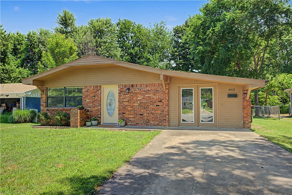803 Gail Street, Springdale, AR 72762