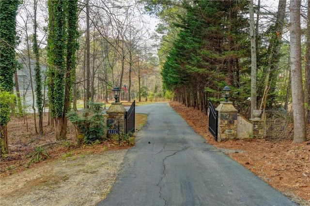 6336 Old Shadburn Ferry Road, Buford, GA 30518