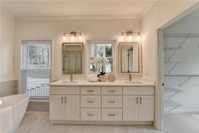 6336 Old Shadburn Ferry Road, Buford, GA 30518
