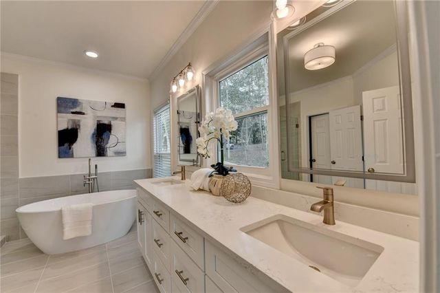 6336 Old Shadburn Ferry Road, Buford, GA 30518