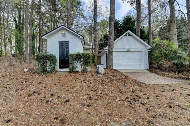 6336 Old Shadburn Ferry Road, Buford, GA 30518