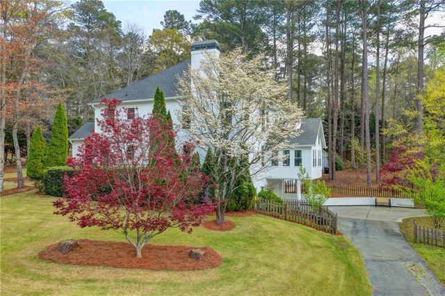 6336 Old Shadburn Ferry Road, Buford, GA 30518