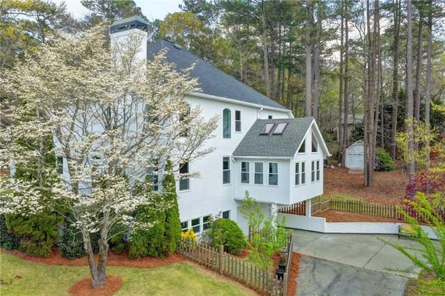 6336 Old Shadburn Ferry Road, Buford, GA 30518