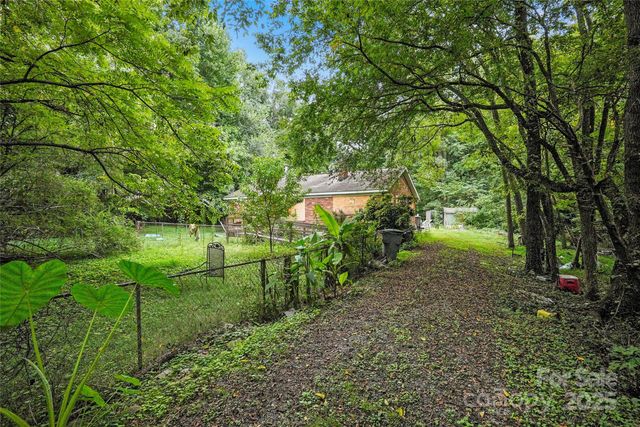 6109 Paw Creek Road, Charlotte, NC 28214