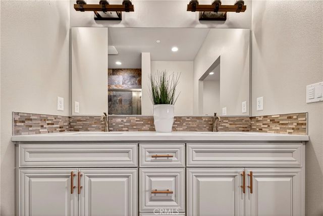 5700 Woodglen Drive, Paradise, CA 95969