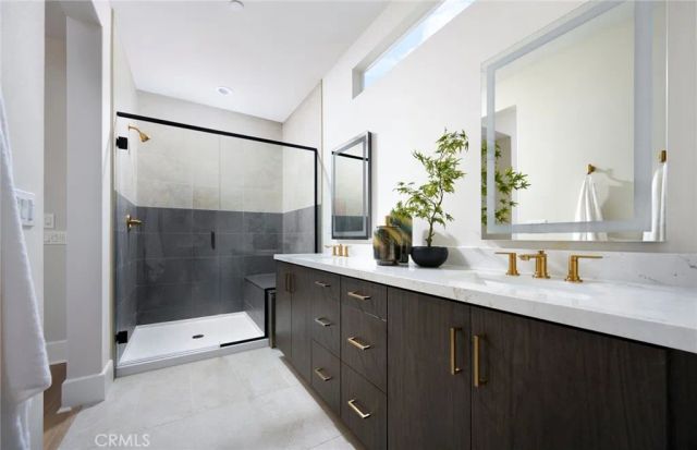 175 Moody, Irvine, CA 92618