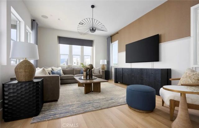 175 Moody, Irvine, CA 92618