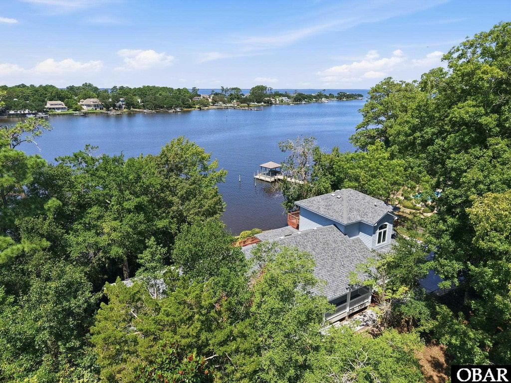 Image 1 of property listing at 147 Yaupon Trail, Southern Shores, NC 27949