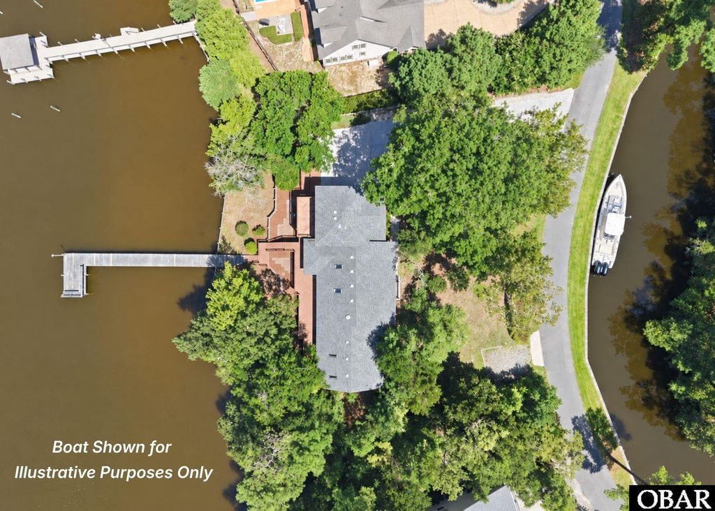 Image 7 of property listing at 147 Yaupon Trail, Southern Shores, NC 27949