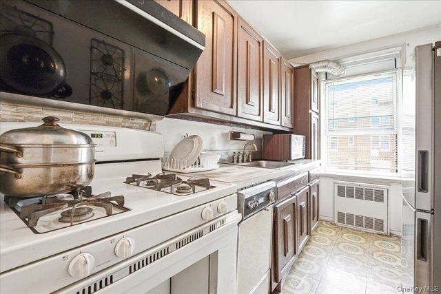 68-15 Selfridge Street 4F, Forest Hills, NY 11375