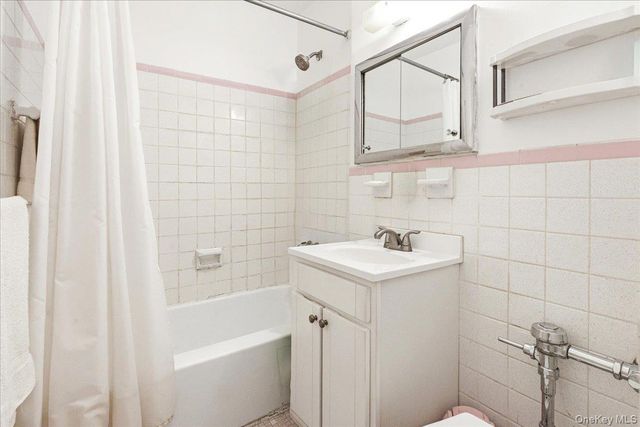 68-15 Selfridge Street 4F, Forest Hills, NY 11375