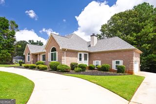9396 Woodlawn Drive, Douglasville, GA 30135