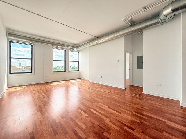 4015 N Milwaukee Avenue 410, Chicago, IL 60641