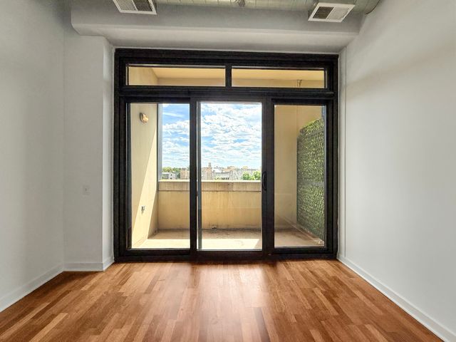 4015 N Milwaukee Avenue 410, Chicago, IL 60641