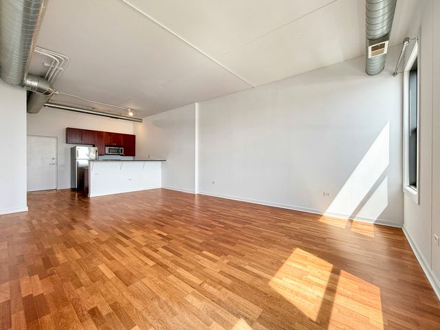 4015 N Milwaukee Avenue 410, Chicago, IL 60641