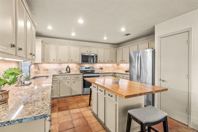 413 Silver SPUR, Horseshoe Bay, TX 78657