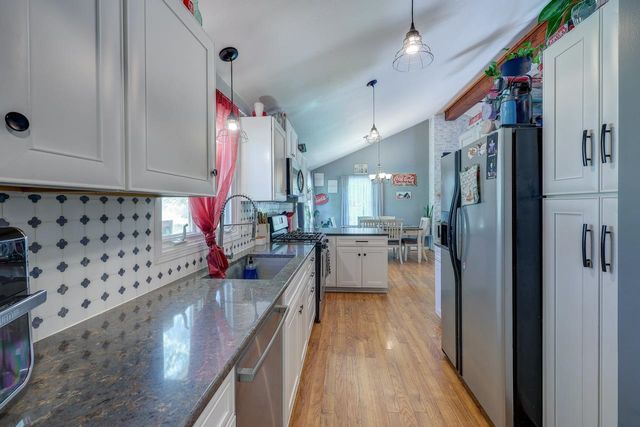 4210 Meadowbrook Ln, Winfield, KS 67156