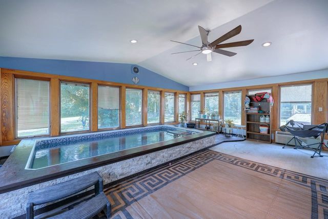 4210 Meadowbrook Ln, Winfield, KS 67156