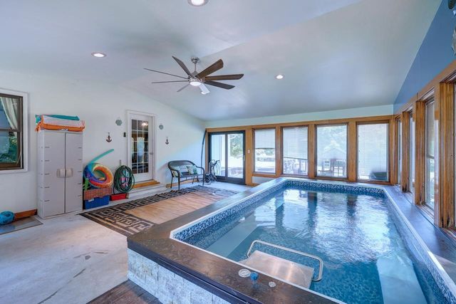 4210 Meadowbrook Ln, Winfield, KS 67156