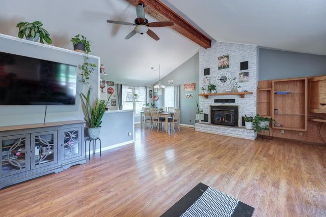 4210 Meadowbrook Ln, Winfield, KS 67156