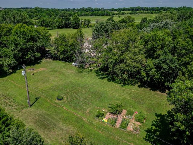 4210 Meadowbrook Ln, Winfield, KS 67156
