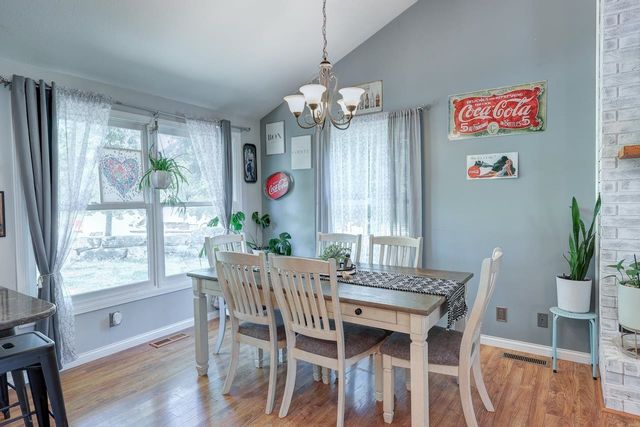 4210 Meadowbrook Ln, Winfield, KS 67156