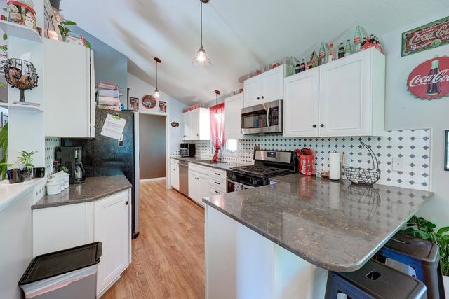 4210 Meadowbrook Ln, Winfield, KS 67156