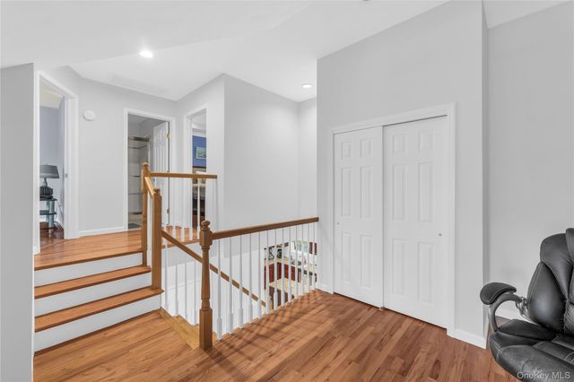 40 Eagle Circle, Bohemia, NY 11716