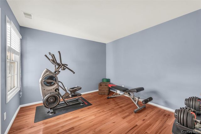 40 Eagle Circle, Bohemia, NY 11716