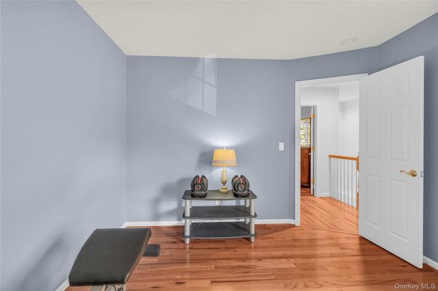 40 Eagle Circle, Bohemia, NY 11716