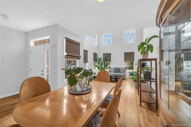 40 Eagle Circle, Bohemia, NY 11716