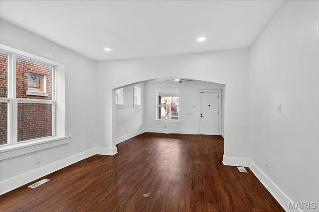 4250 Ellenwood Avenue, St Louis, MO 63116