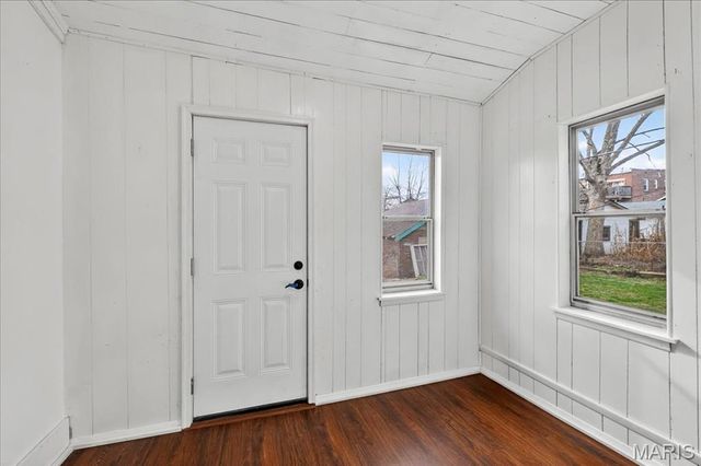 4250 Ellenwood Avenue, St Louis, MO 63116