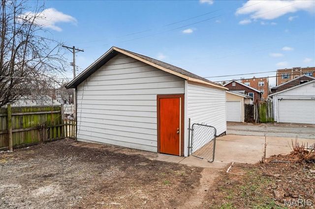 4250 Ellenwood Avenue, St Louis, MO 63116